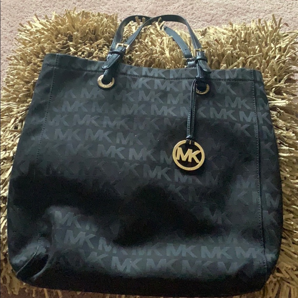 Michael kors tote